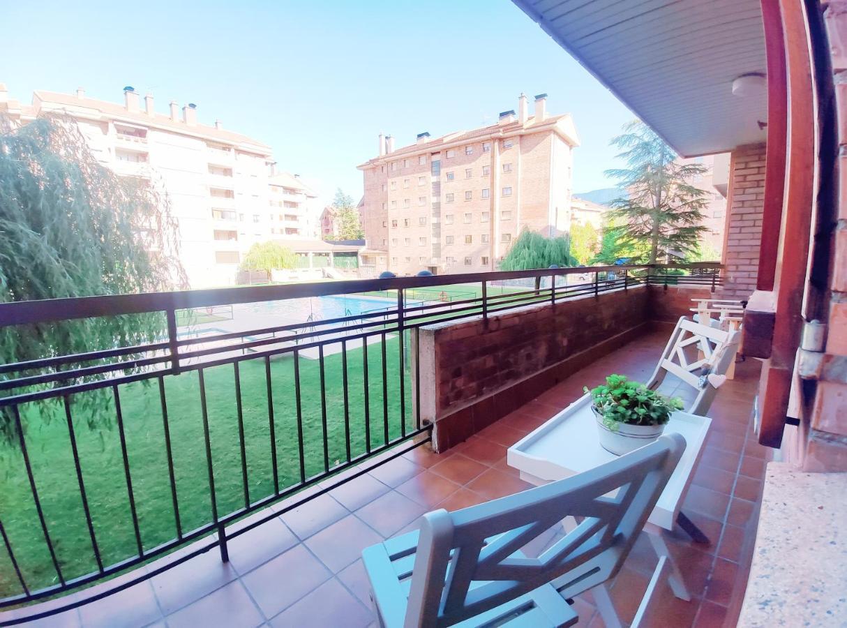 Apartamento Capelot Jaca Kültér fotó